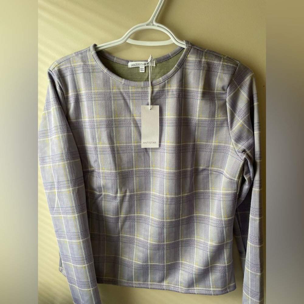 Womens tops (I have 2)